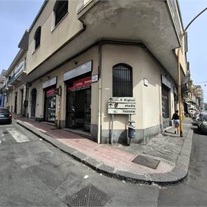 Negozio In Affitto a Acireale
