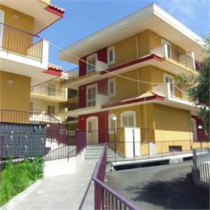 Appartamento In Vendita a Aci Catena